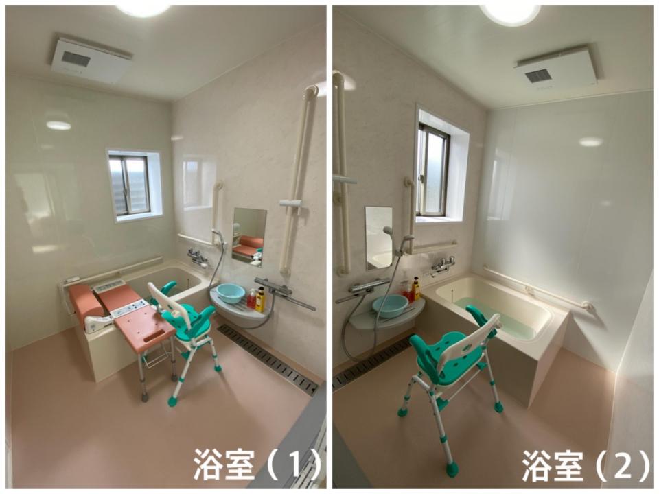 施設内には浴室が２ヶ所あり、どちらもプライバシーに配慮した個浴です。浴室(１)には取り外しができるバスリフトが設置された写真。